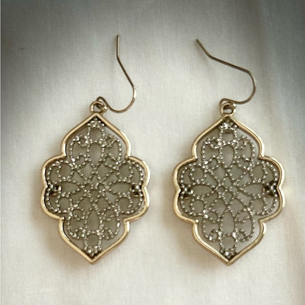 Silver & Gold Drop Earrings 💛🩶